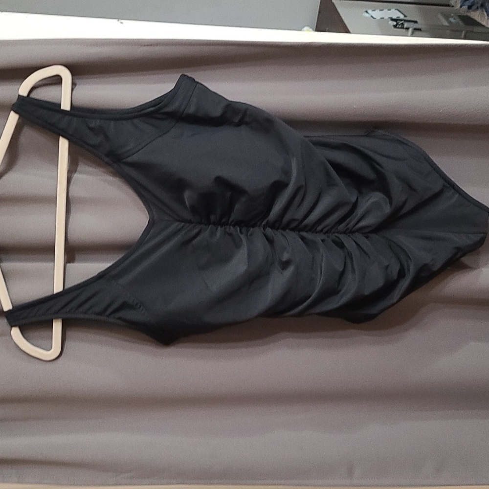 Beach Cabana‎ Women Swimsuit One Piece Black Ruched Built in Bra Sz 1X? EUC READ